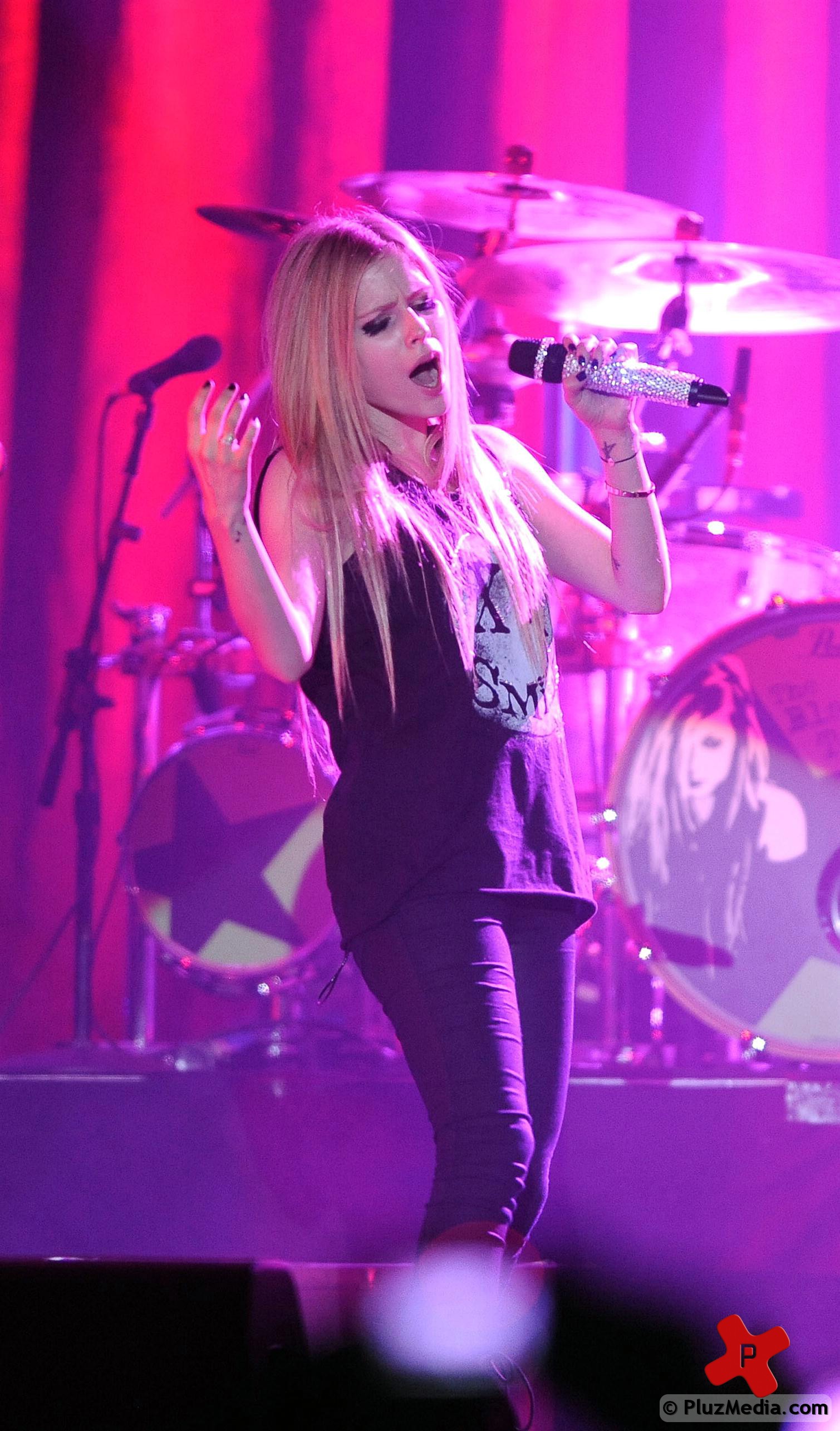 Avril Lavigne performs live during her Black Star Tour 2011 photos | Picture 75538